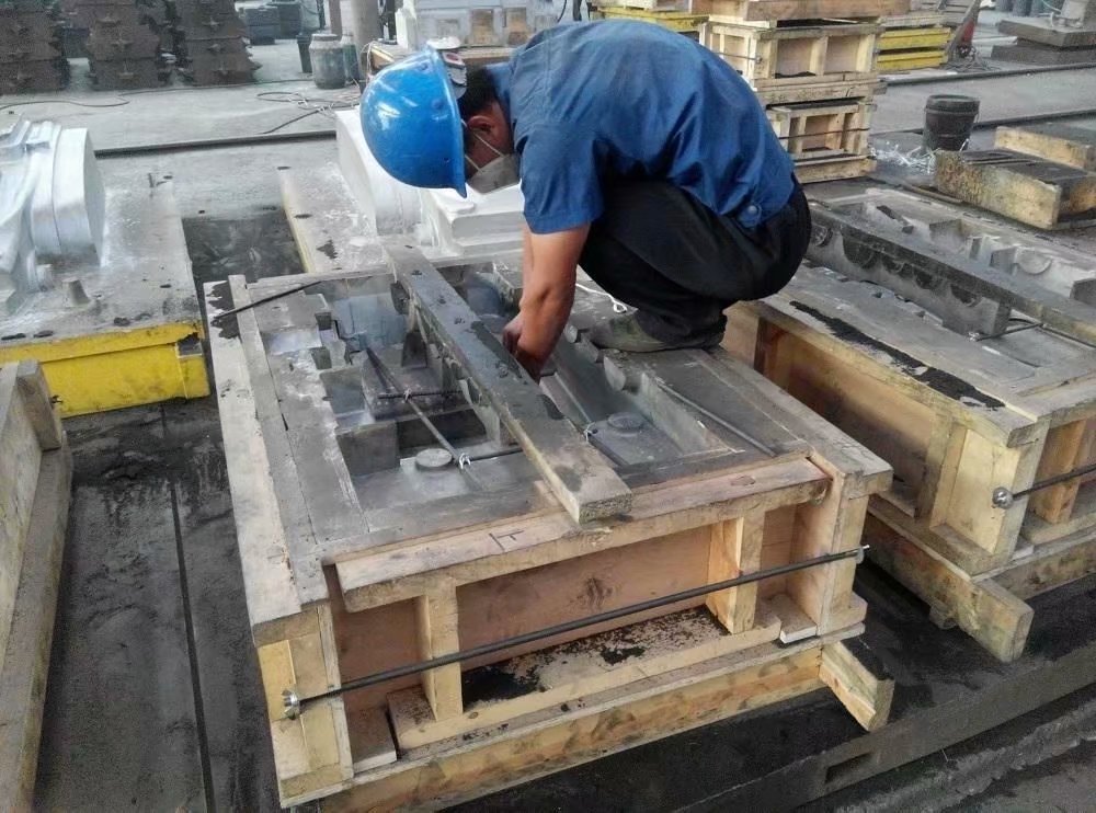 鑄造現(xiàn)場(chǎng)及精密設(shè)備加工展示 (13)