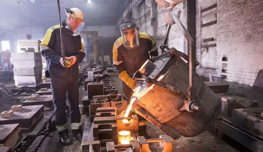 鑄造現(xiàn)場(chǎng)及精密設(shè)備加工展示 (5)